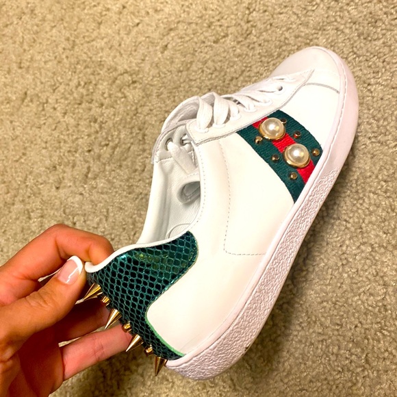 Gucci stud web leather shoes, authentic, worn twice. Original $730 Saks. Size 39 - Picture 1 of 8
